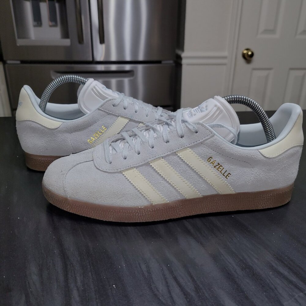Adidas Gazelle Originals OG Blue Tint/ White Gum Sole CQ2178 - Picture 2 of 16